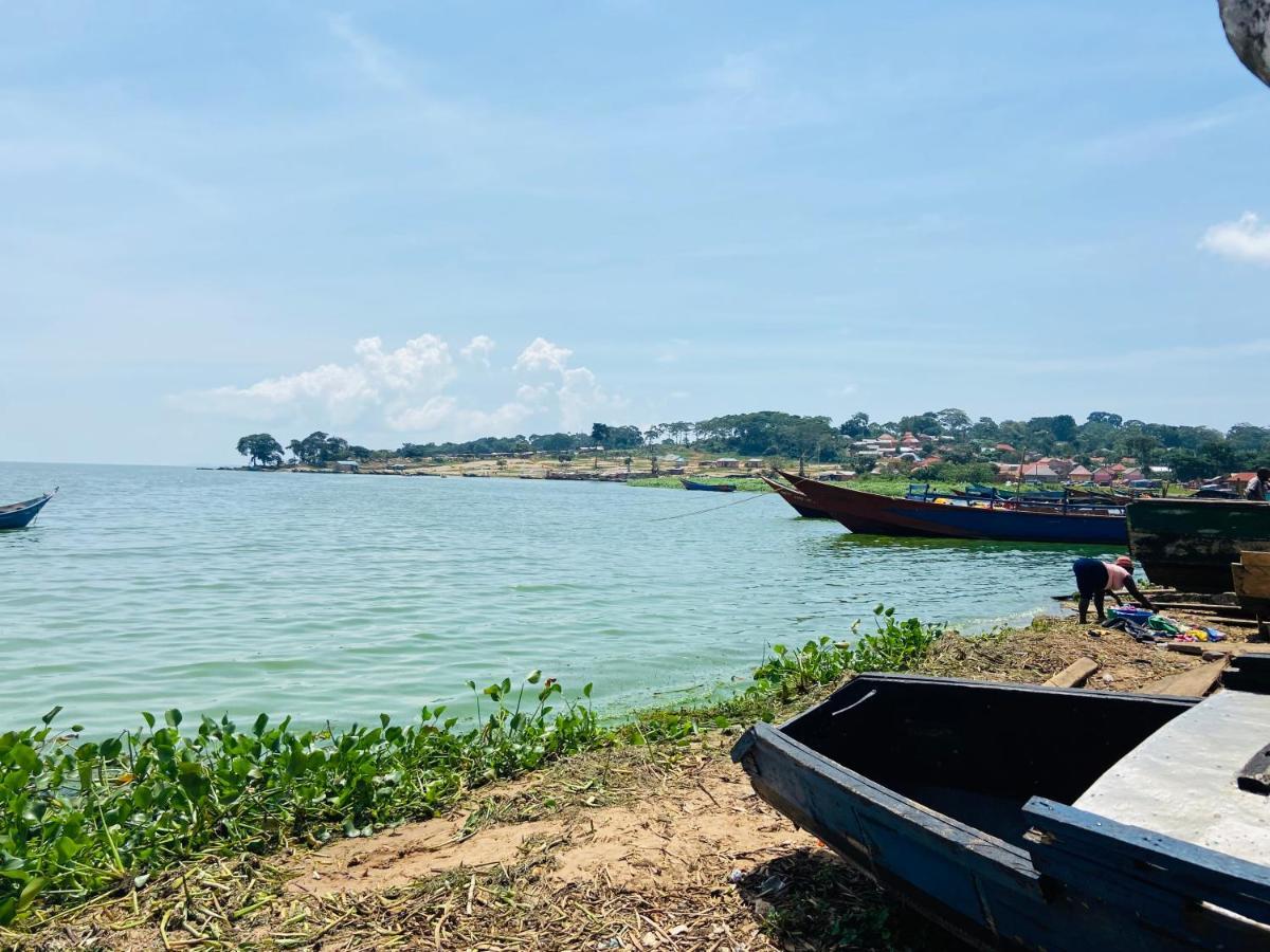 Homeonthenile Lake View Double Jinja Exterior photo