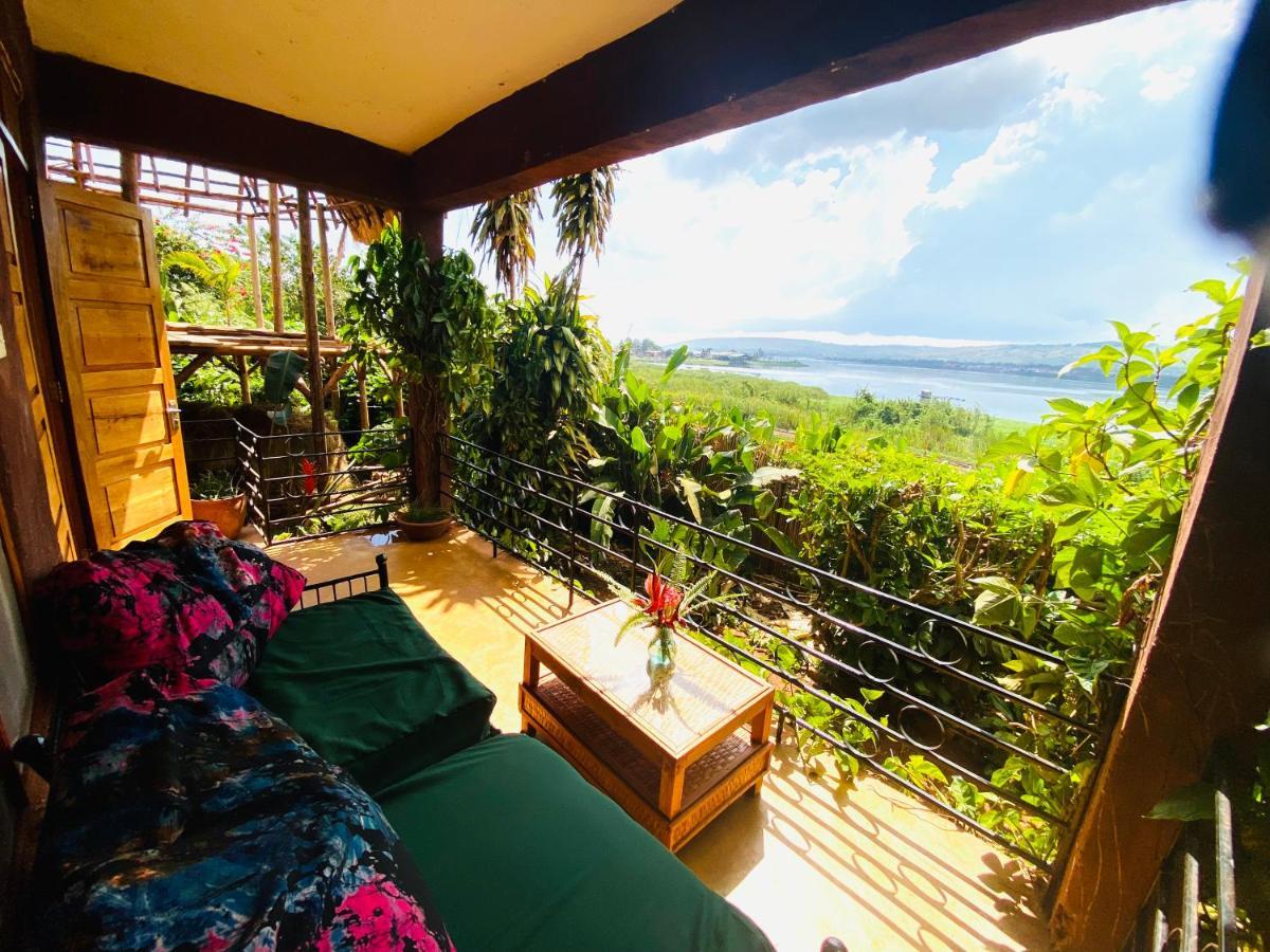 Homeonthenile Lake View Double Jinja Exterior photo